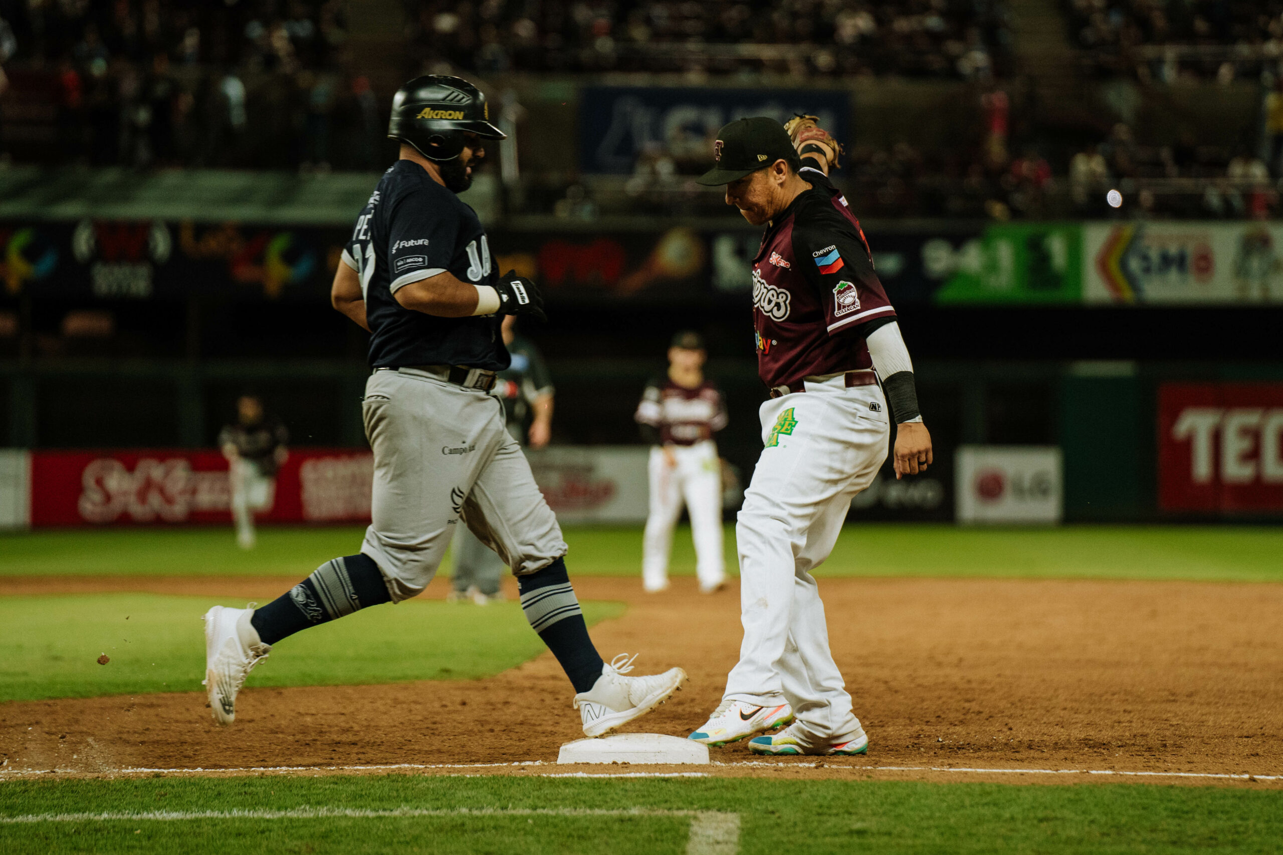 TOMATEROS DE CULIACÁN PIERDE ANTE CHARROS Y SE LLEVAN LA SERIE