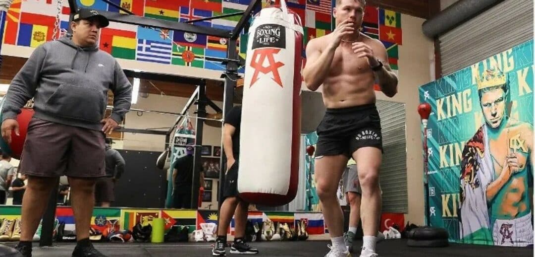 Canelo preparándose para la pelea ante Bivol