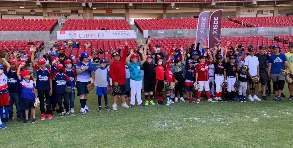 SE LLEVÓ A CABO LA CLÍNICA DE BÉISBOL “APRENDE DE LOS GRANDES”