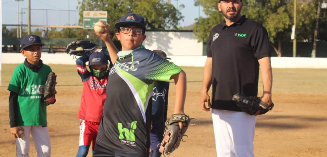 Clínicas de béisbol por los mejores con sede en Mazatlán