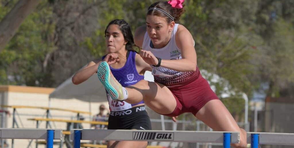 Ximena Angulo en los 100M con vallas