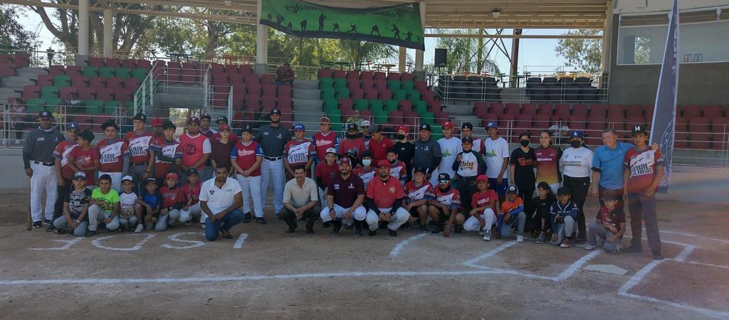 GUMÚCHIL TUVO CLÍNICA DE BÉISBOL DE LUJO