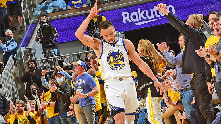 CURRY Y LOS WARRIORS DOMINAN A DALLAS EN LOS PLAYOFFS DE LA NBA