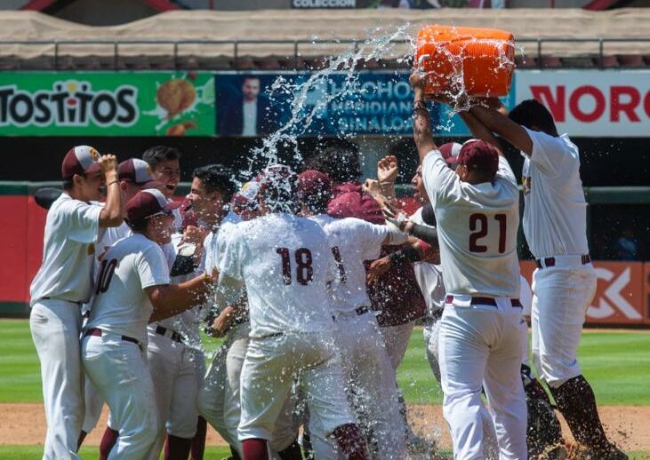 EL FESTEJO DE LOS CAMPEONES EN BEISBOL NACIONAL