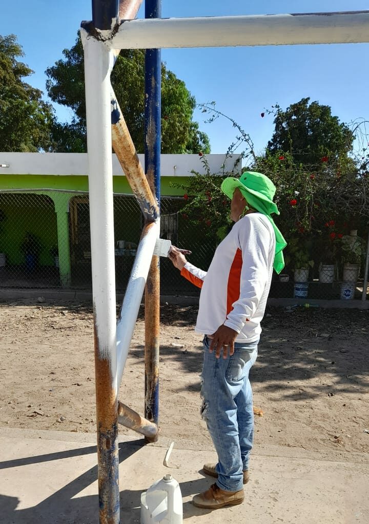 LAS PORTERÍAS FUERON PINTADAS