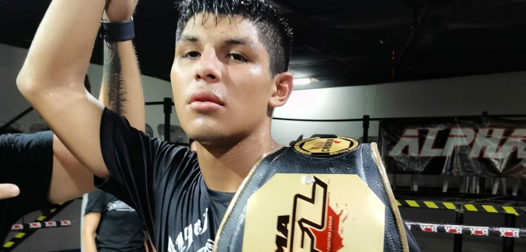 EL DIABLO PÉREZ SE LLEVÓ EL TÍTULO DEL SINALOA FIGHTING LEAGUE