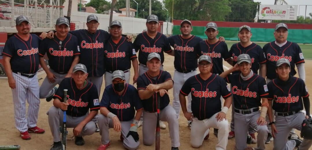 EQUIPO-DE-SOFTBALL-DE-CAADES-DE-LA-LIGA-DEL-CCC