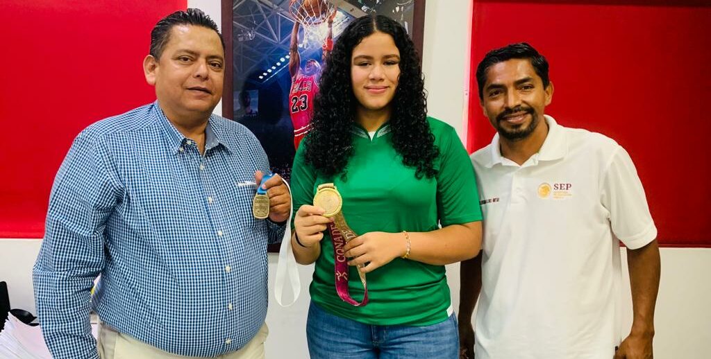 JOHANA VERDUGO VISITÓ AL DIRECTOR DEL IMDA