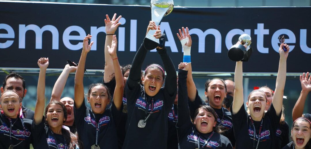 BABEL FC LEVANTÓ EL TROFEO DE CAMPEONAS