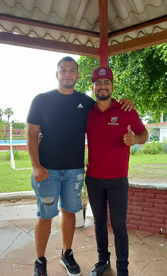 ÉDGAR ARREDONDO CON EL DIRECTOR DEL IMDEN, DIEGO AYÓN.