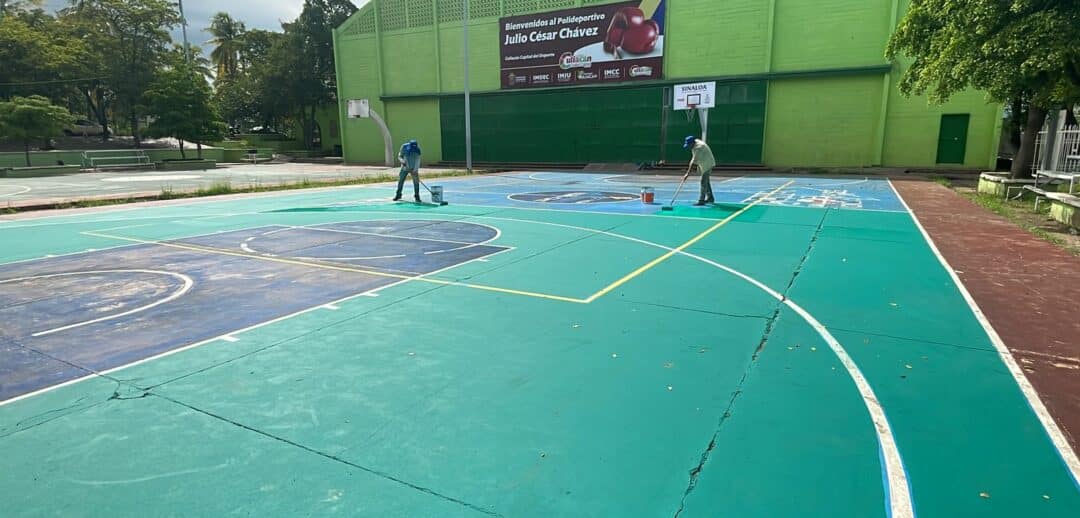 LA CANCHA DE BALONCESTO DEL PARQUE 87 ESTÁ SIENDO REHABILITADA POR EL PIDS