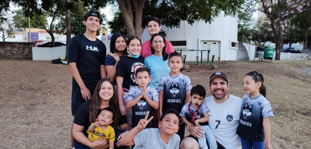 LA FAMILIA HUSKIES SIGUE CRECIENDO