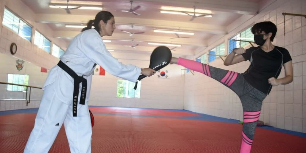 LAS ÁGUILAS UAS ABRIERON SU ESCUELA DE TAEKWONDO