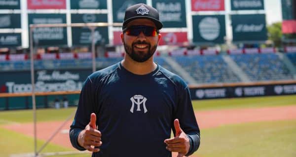 ROBERTO VALENZUELA REPORTA CON LOS SULTANES