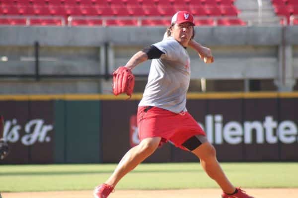 GUILLERMO ARVIZU BUSCA QUEDARSE EN EL RÓSTER DE VENADOS