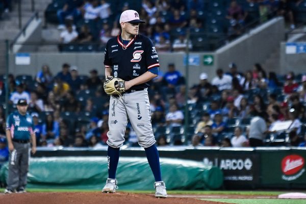 HARTMAN DESTACA Y DA LA SERIE A SULTANES