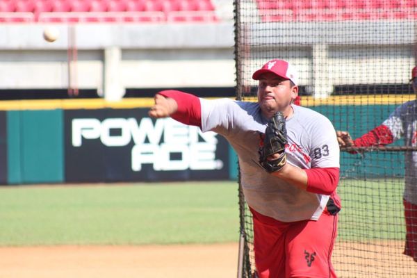 JAIME LUGO BUSCA APORTAR SU CALIDAD A VENADOS