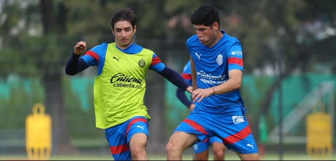 CHIVAS ARRANCA PRETEMPORADA EN BARRAS DE NAVIDAD