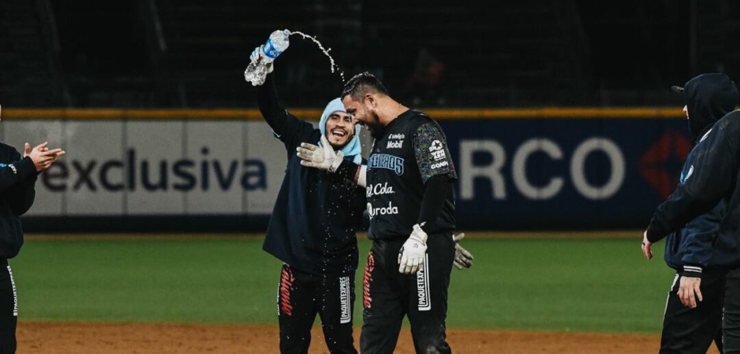 ALGODONEROS DEJAN TENDIDOS AL CAMPEÓN CHARROS