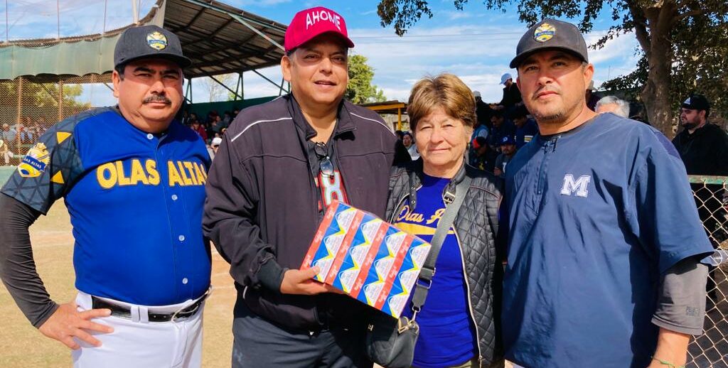 ENTREGAN APOYOS PARA EL BEISBOL REGIONAL