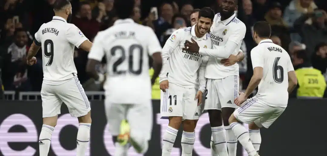 EL MADRID VENCE CONTUNDENTEMENTE AL VALENCIA