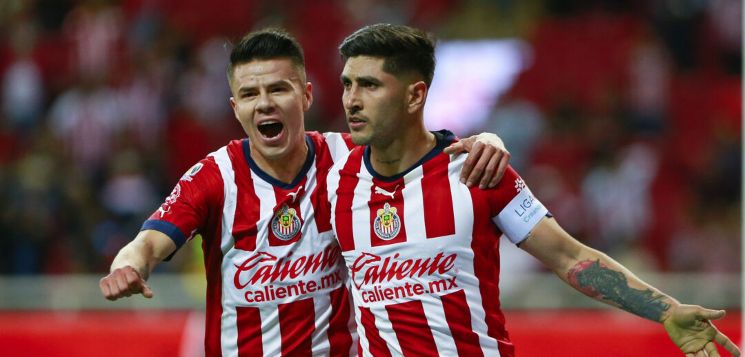 LAS CHIVAS GANAN CON DOBLETE DEL POCHO GUZMÁN