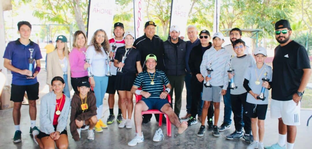 PREMIAN A LO MEJOR DEL TORNEO DE REYES DE TENIS