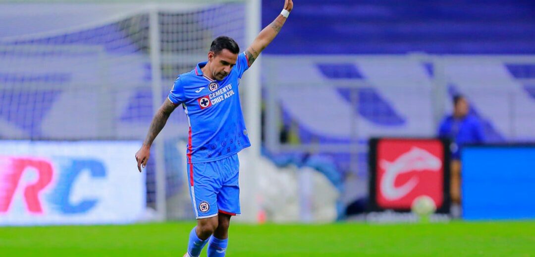 EL SINALOENSE ALONSO ESCOBOZA DA TRIUNFO AL CRUZ AZUL