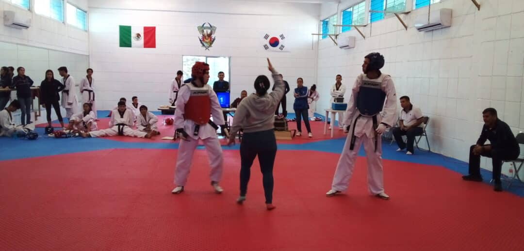 LAS ÁGUILAS UAS CALIFICAN A 19 TAEKWONDOÍNES AL REGIONAL