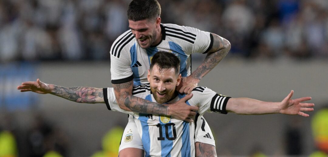 LLEGA MESSI A 800 GOLES EN FIESTA ARGENTINA