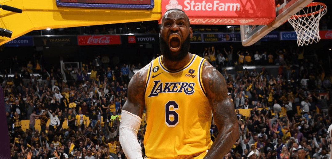 LeBron James le da el triunfo a los Lakers