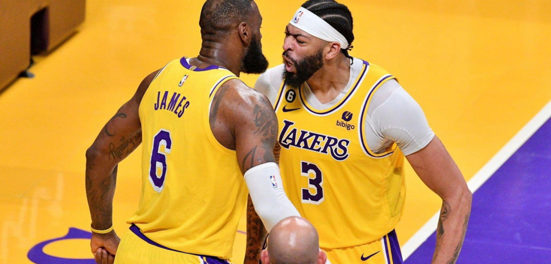 Lakers vencen a Warriors en juego 1.