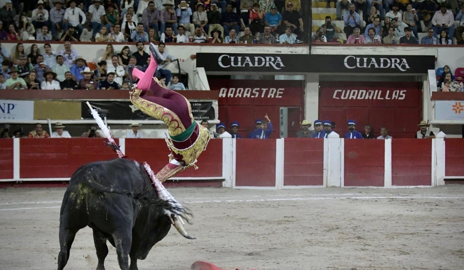 EL TORERO JOSELITO ADAME ESTÁ MUY GRAVE POR CORNADA | SportsMedia