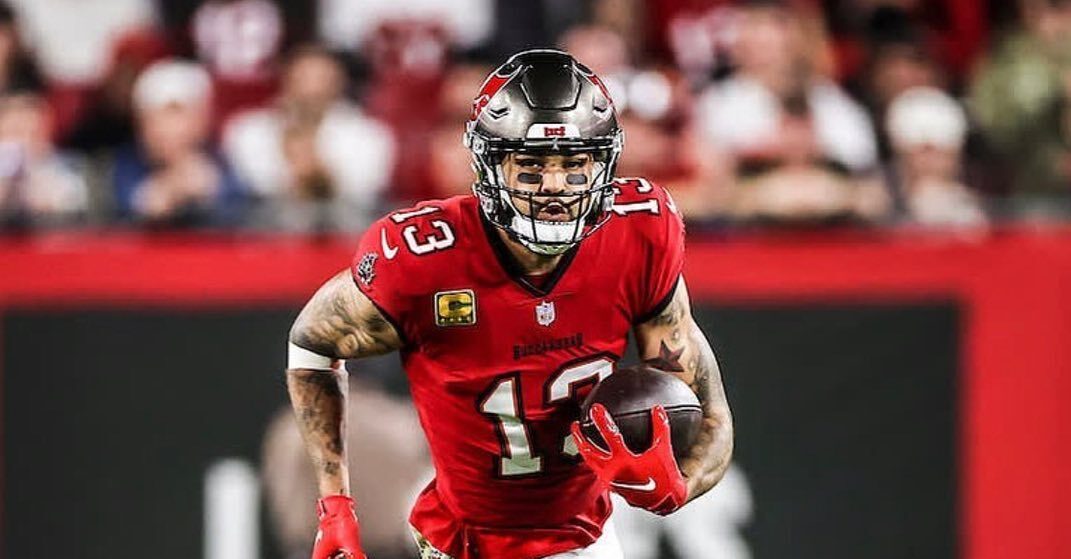 MIKE EVANS YA TRABAJA SU RENOVACIÓN CON TAMPA BAY