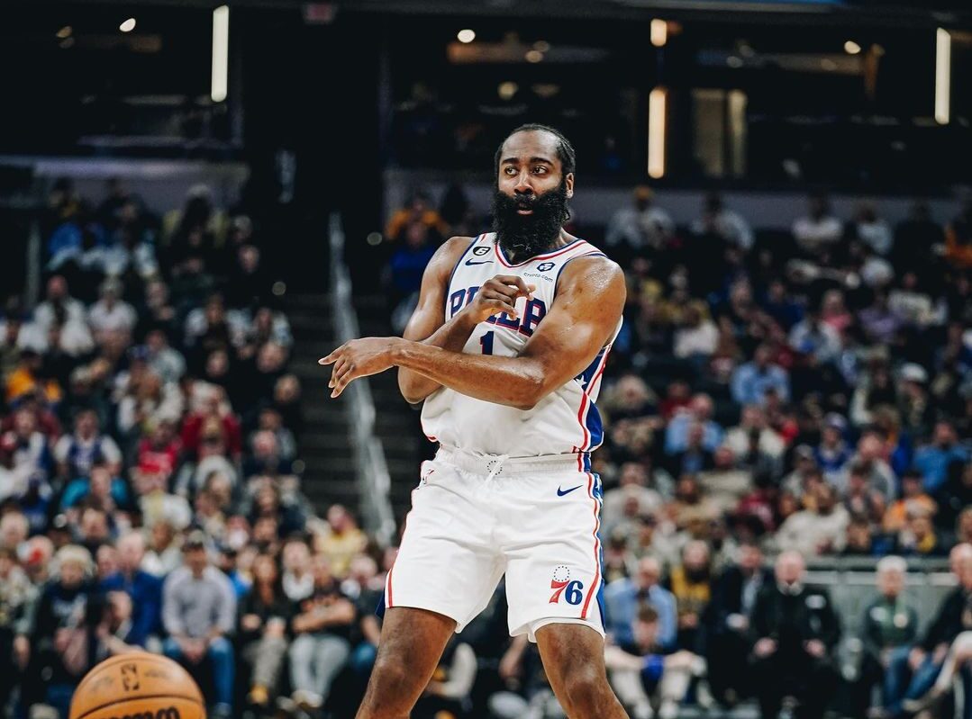 JAMES HARDEN SALDRÍA DE LOS SIXERS ESTE VERANO