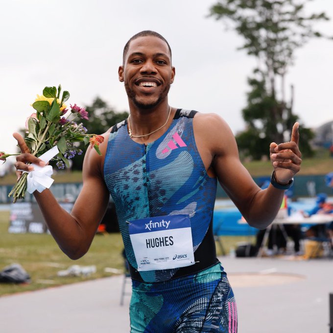 Zharnel Hughes logró el mejor tiempo en la historia para un británico en los 100 metros planos