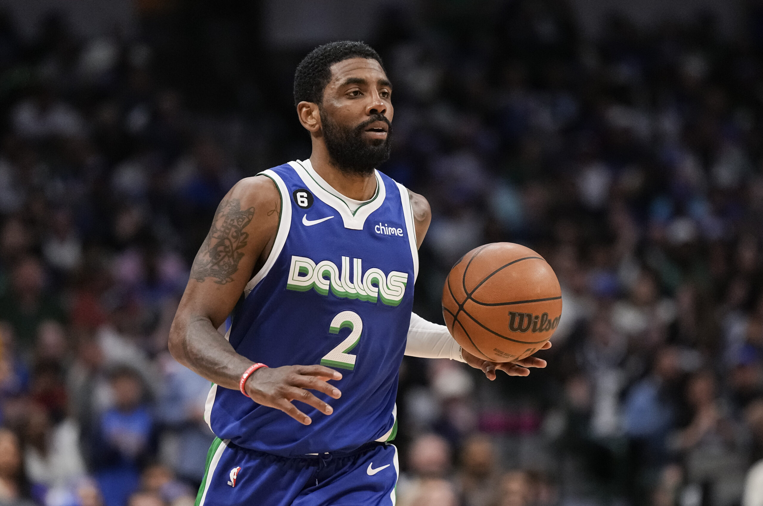 KYRIE IRVING SE REUNIRÁ CON LOS PHOENIX SUNS