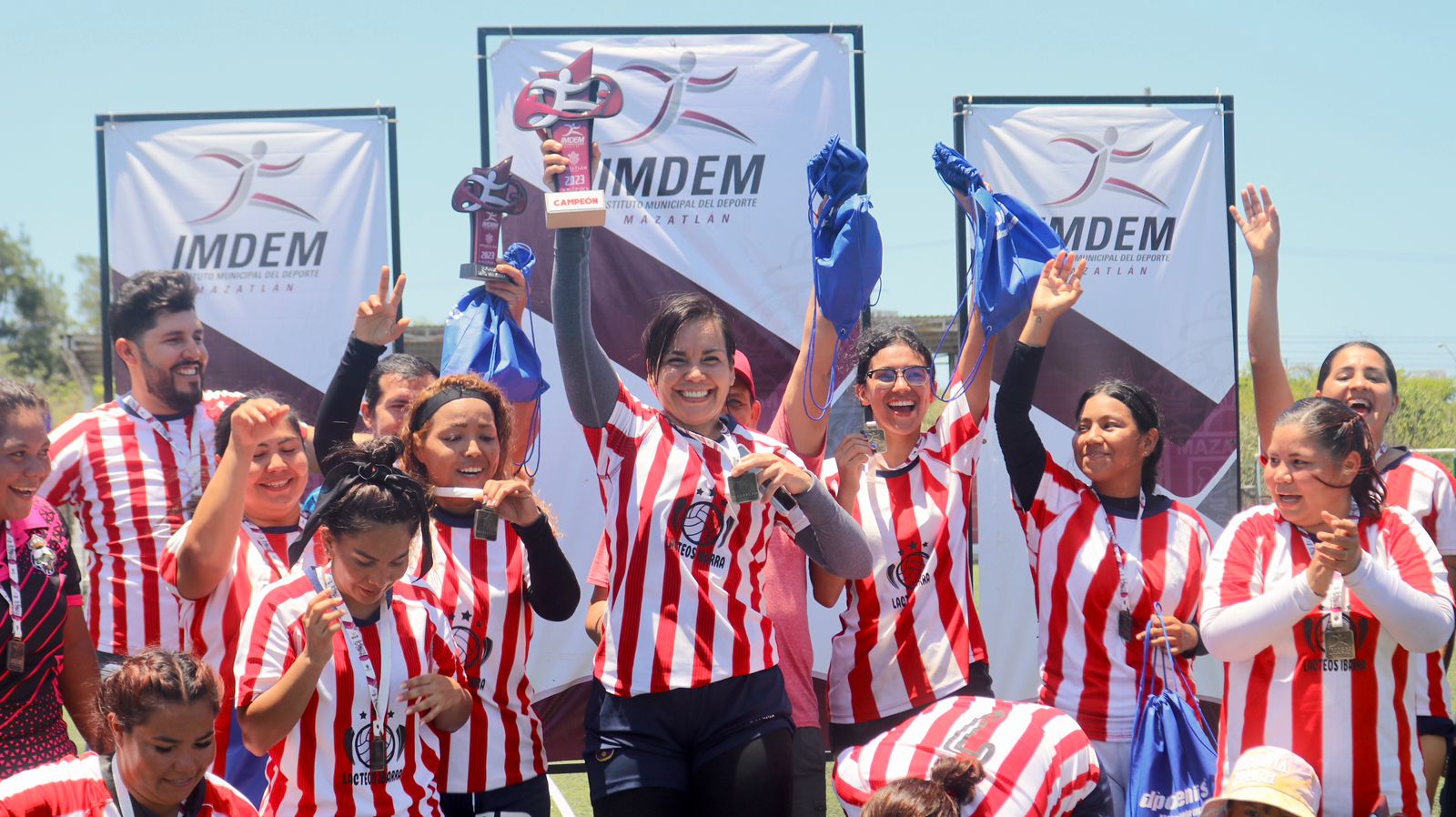 FUTBOL CAMPEONAS MAZATLÁN1