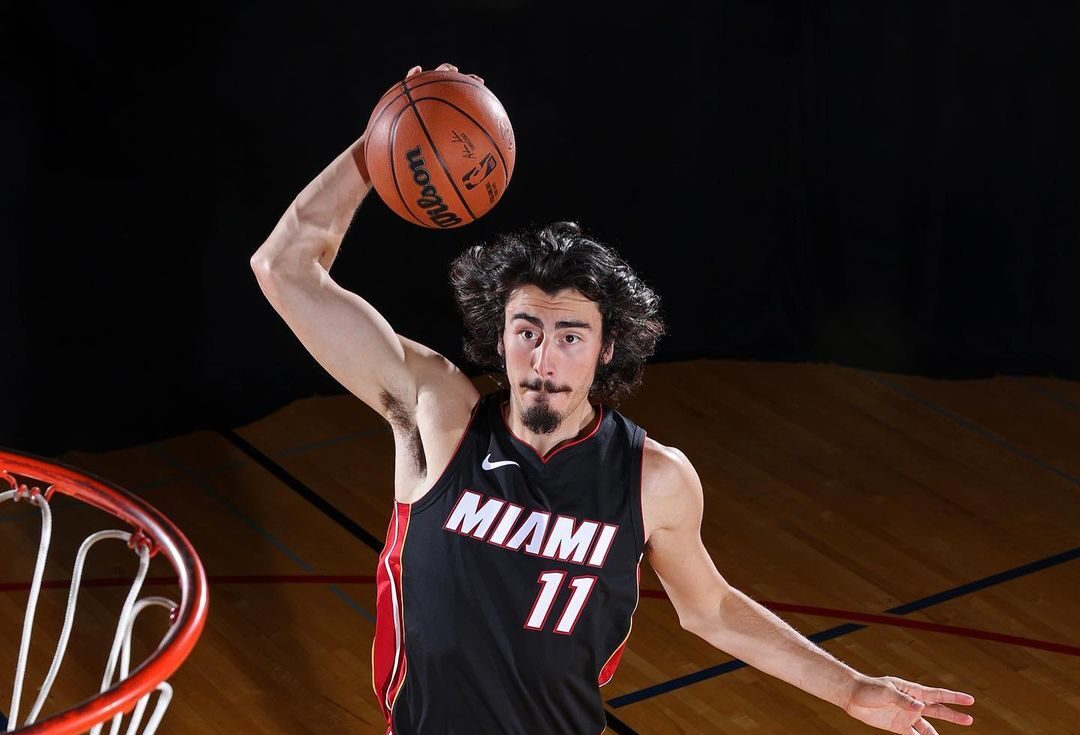 JAIME JÁQUEZ JR IMPRESIONÓ A LOS ENTRENADORES DEL HEAT