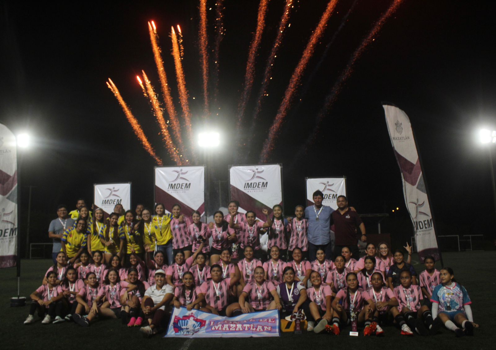 LEONAS PIÑA CAMPEONAS