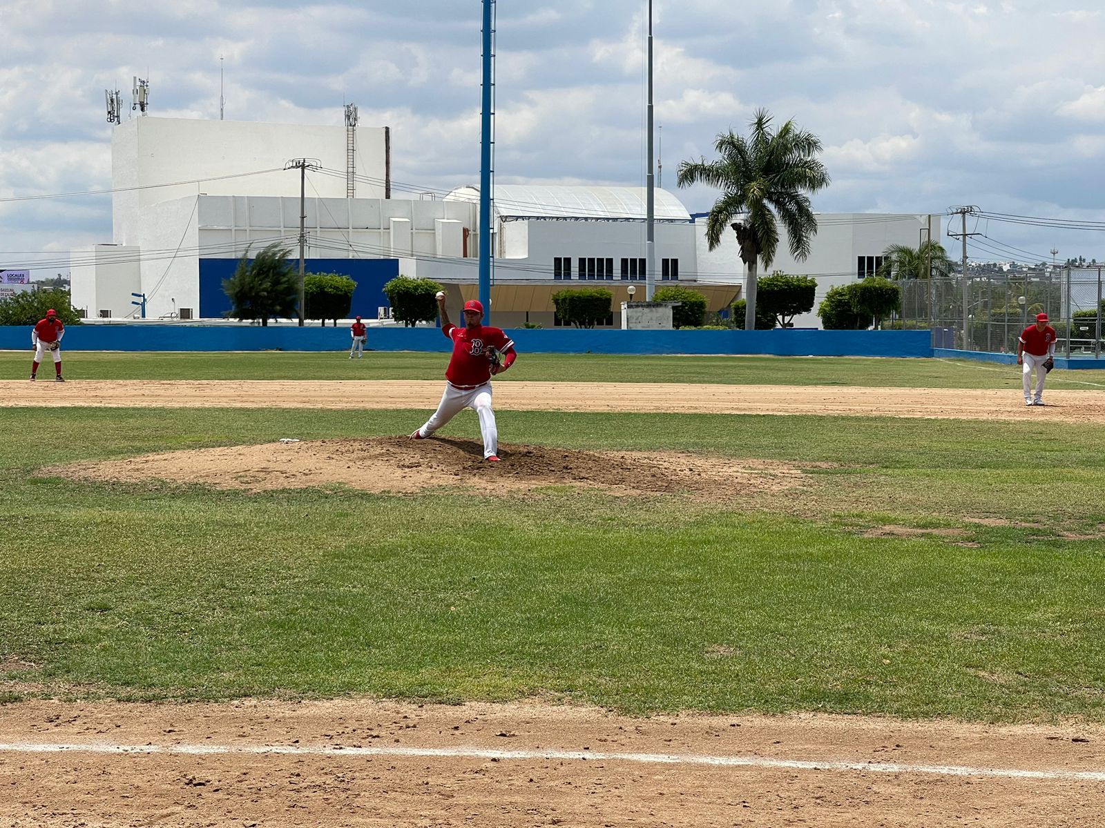 LA BEBELAMA SE VA AL FRENTE EN LA SERIE FINAL