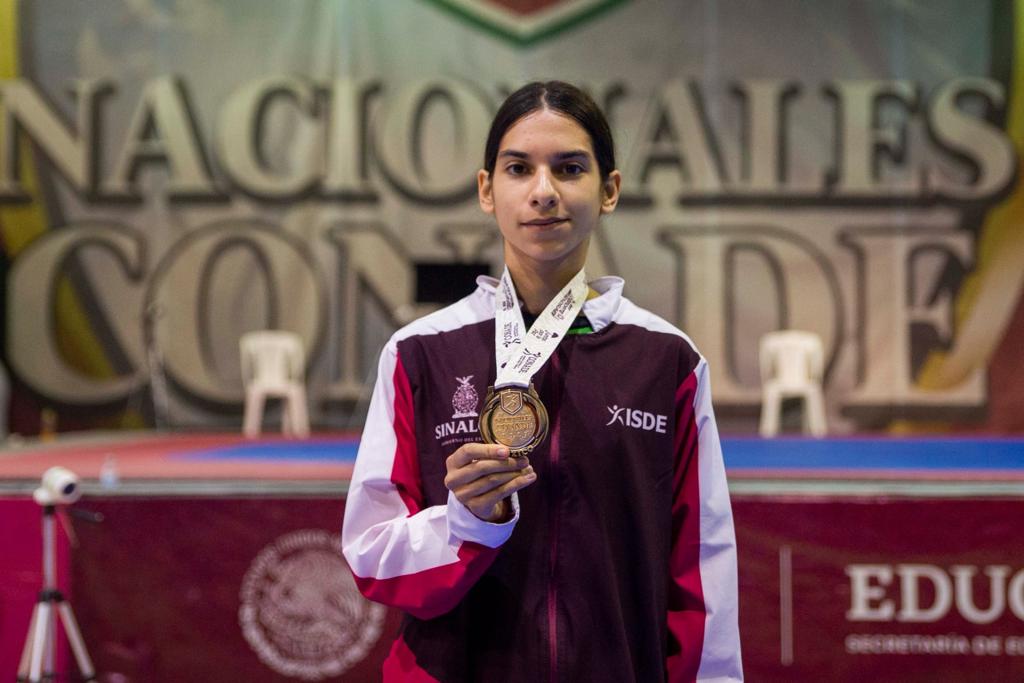 XIMENA LOAIZA ES BICAMPEONA NACIONAL EN TAEKWONDO