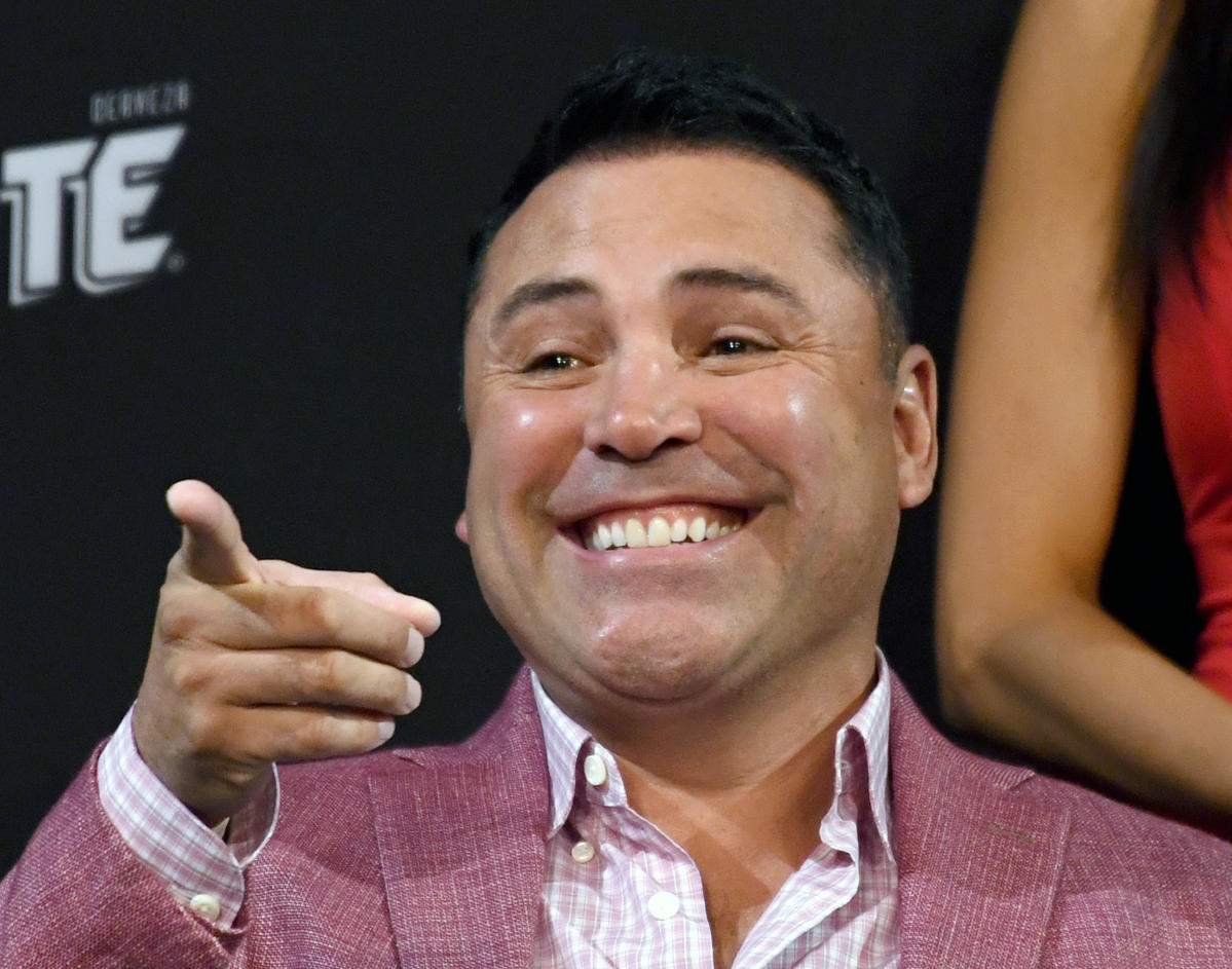 ¿QUÍEN ES EL FAVORITO DE OSCAR DE LA HOYA ENTRE CRAWFORD Y SAÚL ÁLVAREZ?