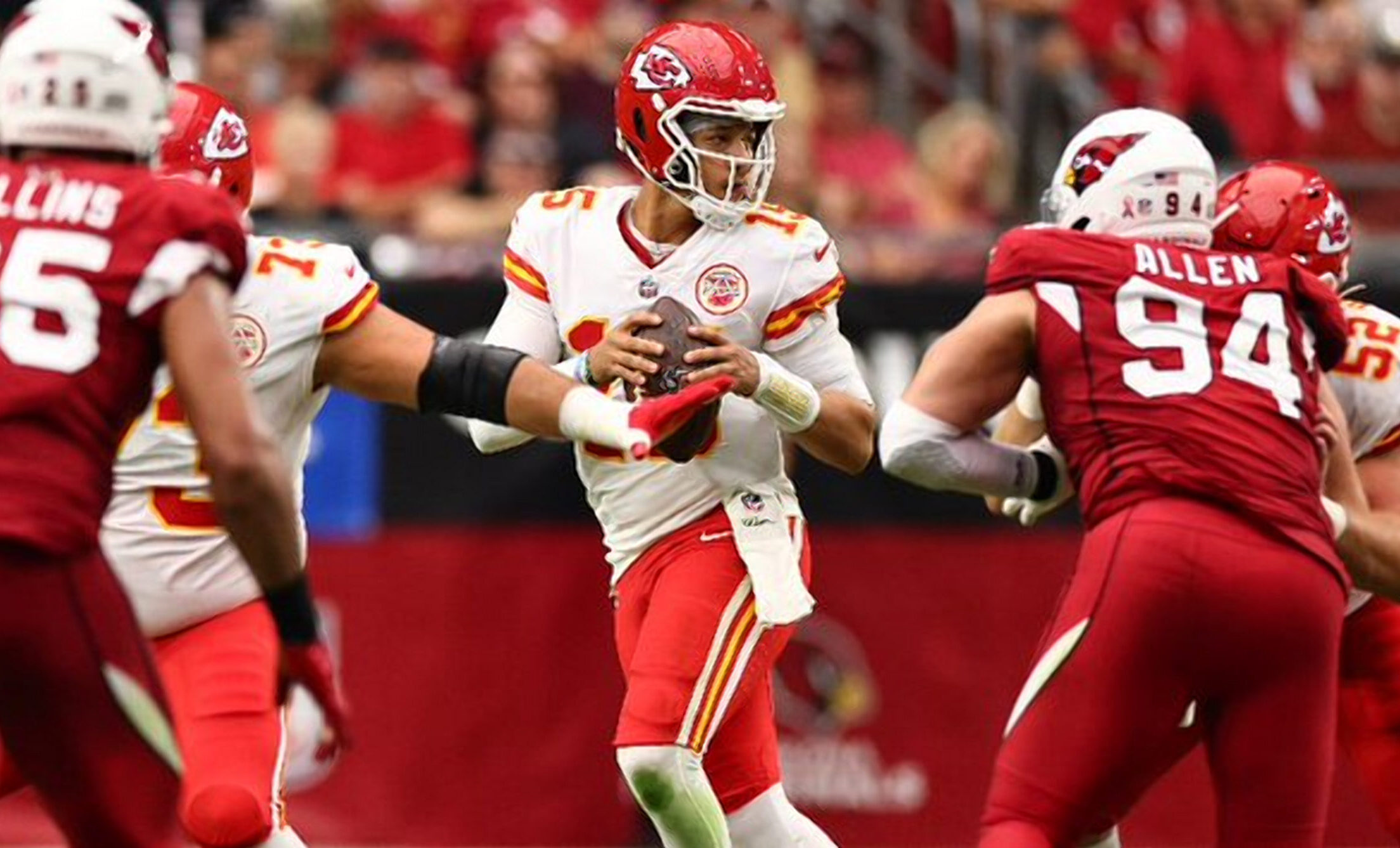 LOS CHIEFS SE ENFRENTAN A LOS CARDINALS EN ARIZONA