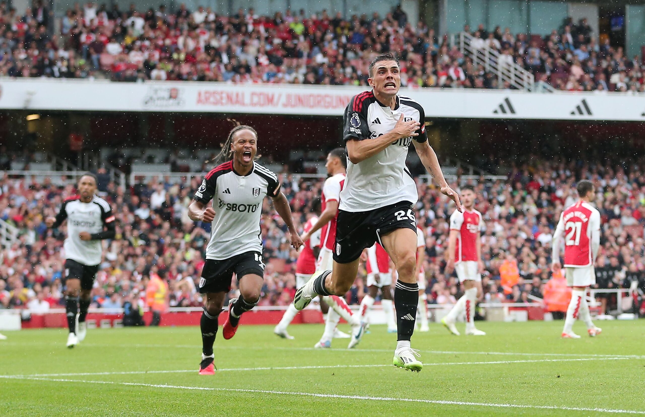 EL FULHAM DE RAÚL JIMÉNEZ, LE ROBA PUNTOS AL ARSENAL