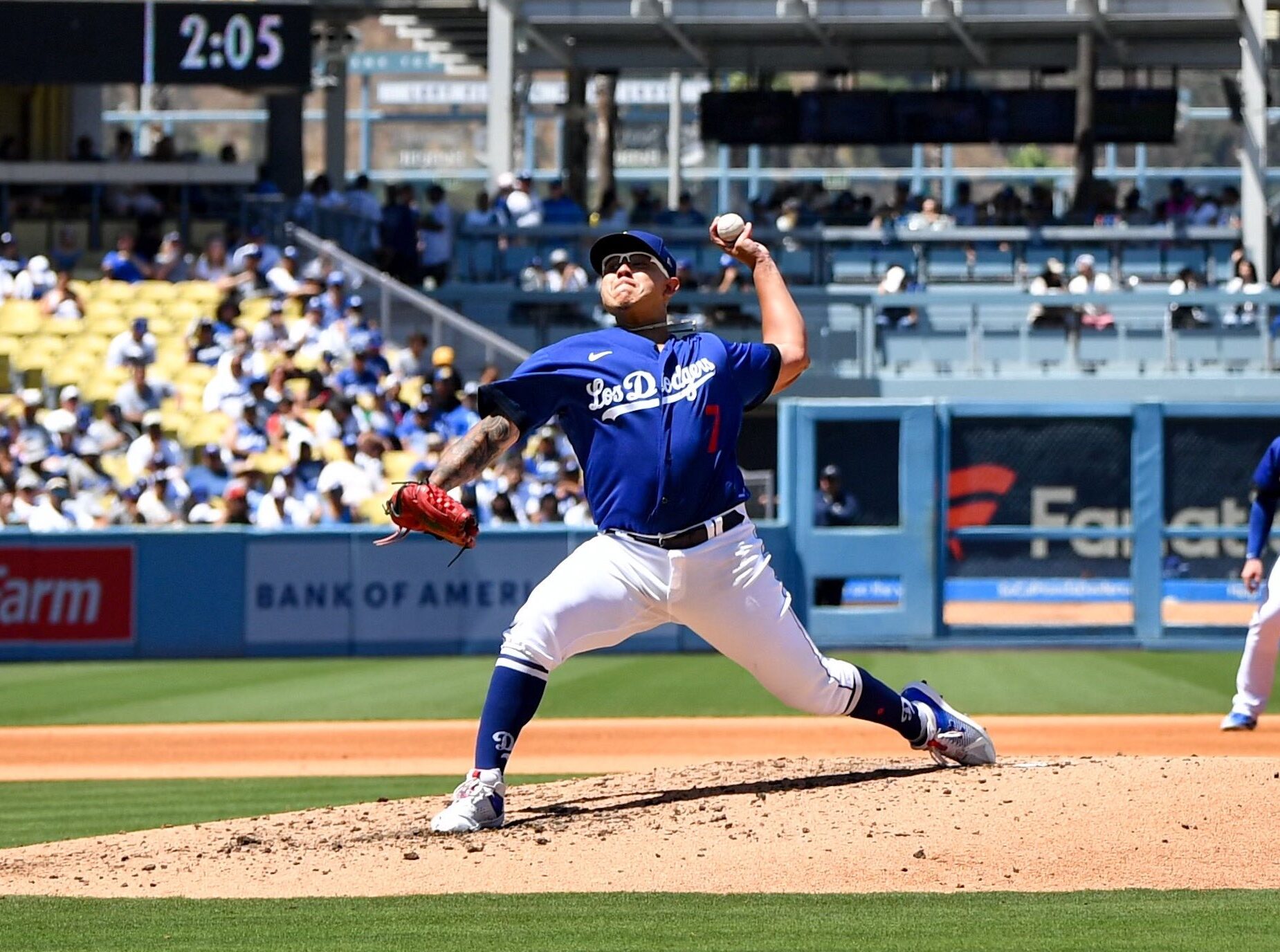 JULIO URÍAS DOMINÓ CON 12 PONCHES A LOS ROCKIES