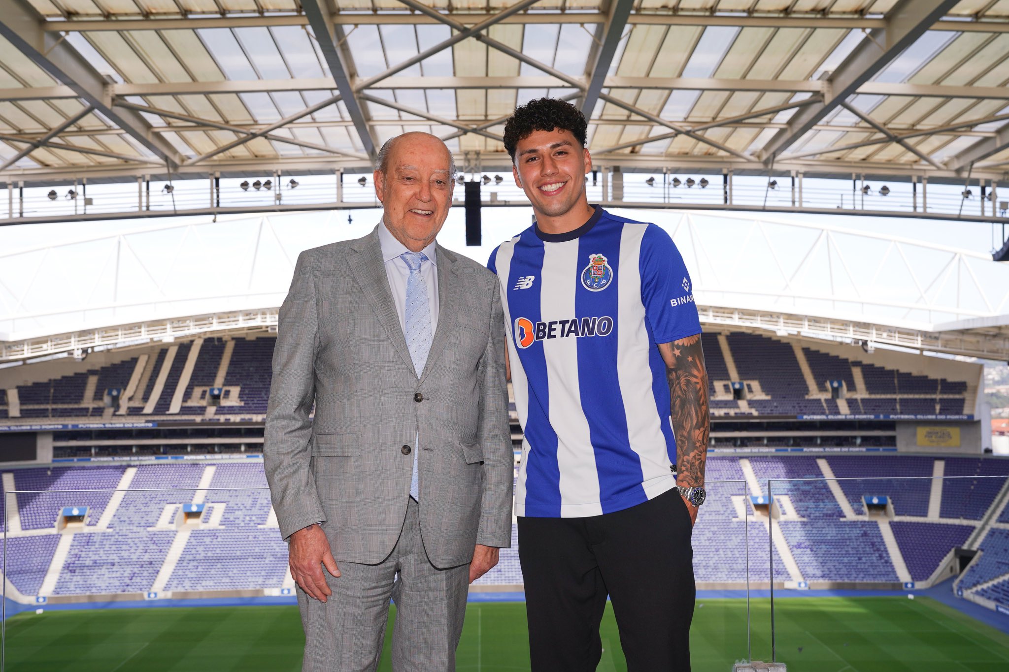 ¡OFICIAL! JORGE SANCHEZ ES NUEVO JUGADOR DEL PORTO