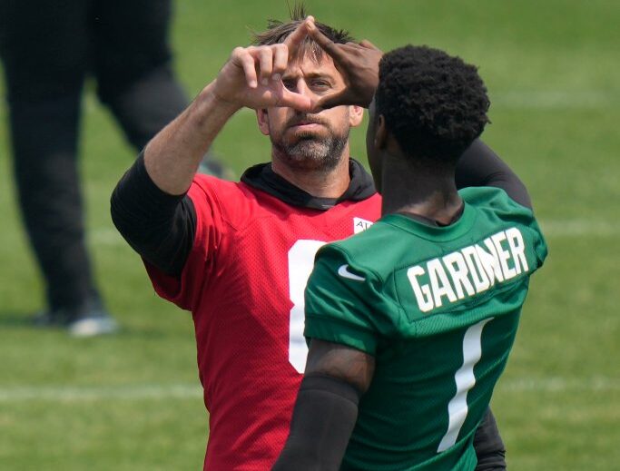 EL SALUDO ENTRE RODGERS Y GARDNER