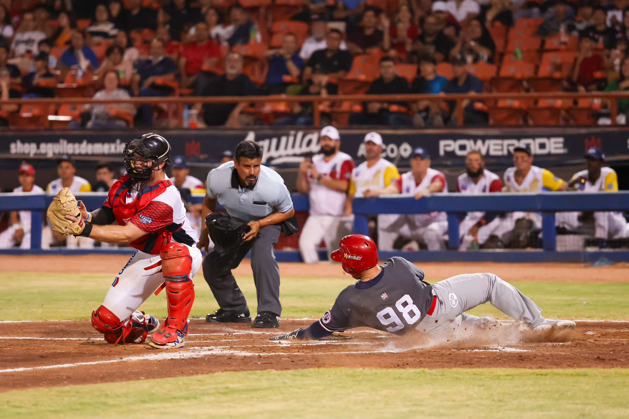 ÁGUILAS DE MEXICALI EN JUEGO DE PRETEMPORADA