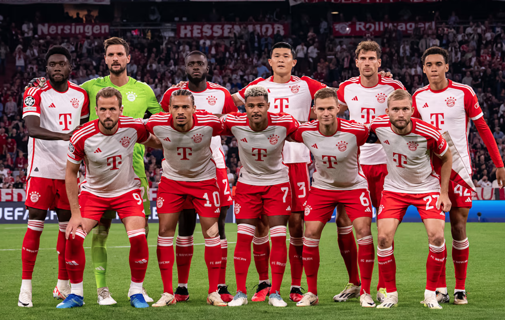 BAYERN MÚNICH POSA PARA LA FOTO ANTES DE UN PARTIDO